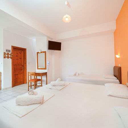 Komninos Rooms Panagia  Exterior photo