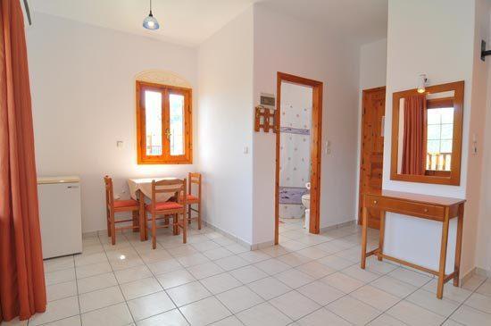 Komninos Rooms Panagia  Exterior photo
